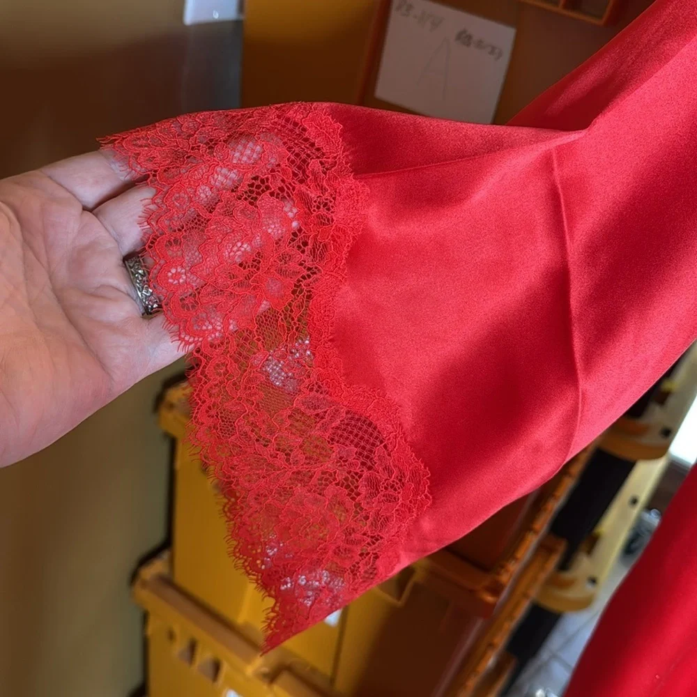 NWT Soma Sensuous 100% Silk Lace Trim Robe Cherry Red Luxury Size Large / XL